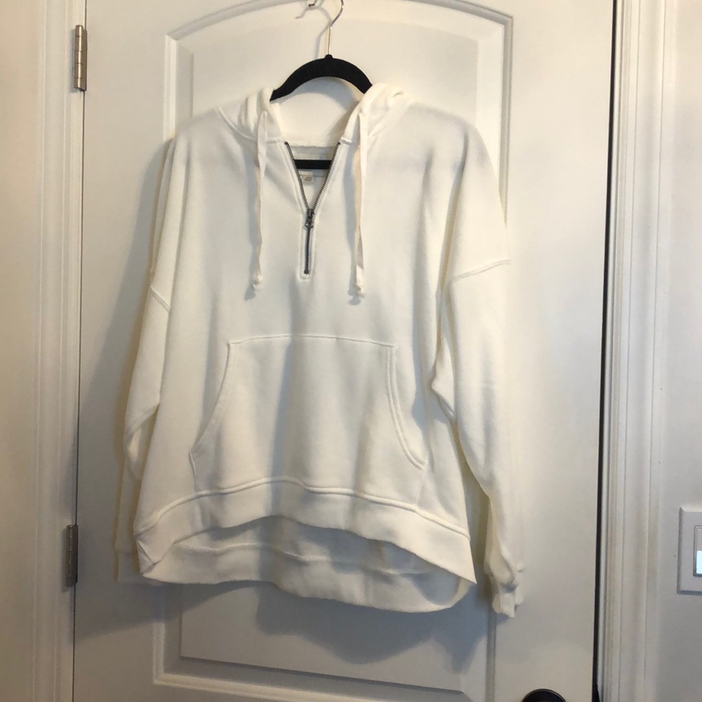 NWOTS American Eagle cream hoodie